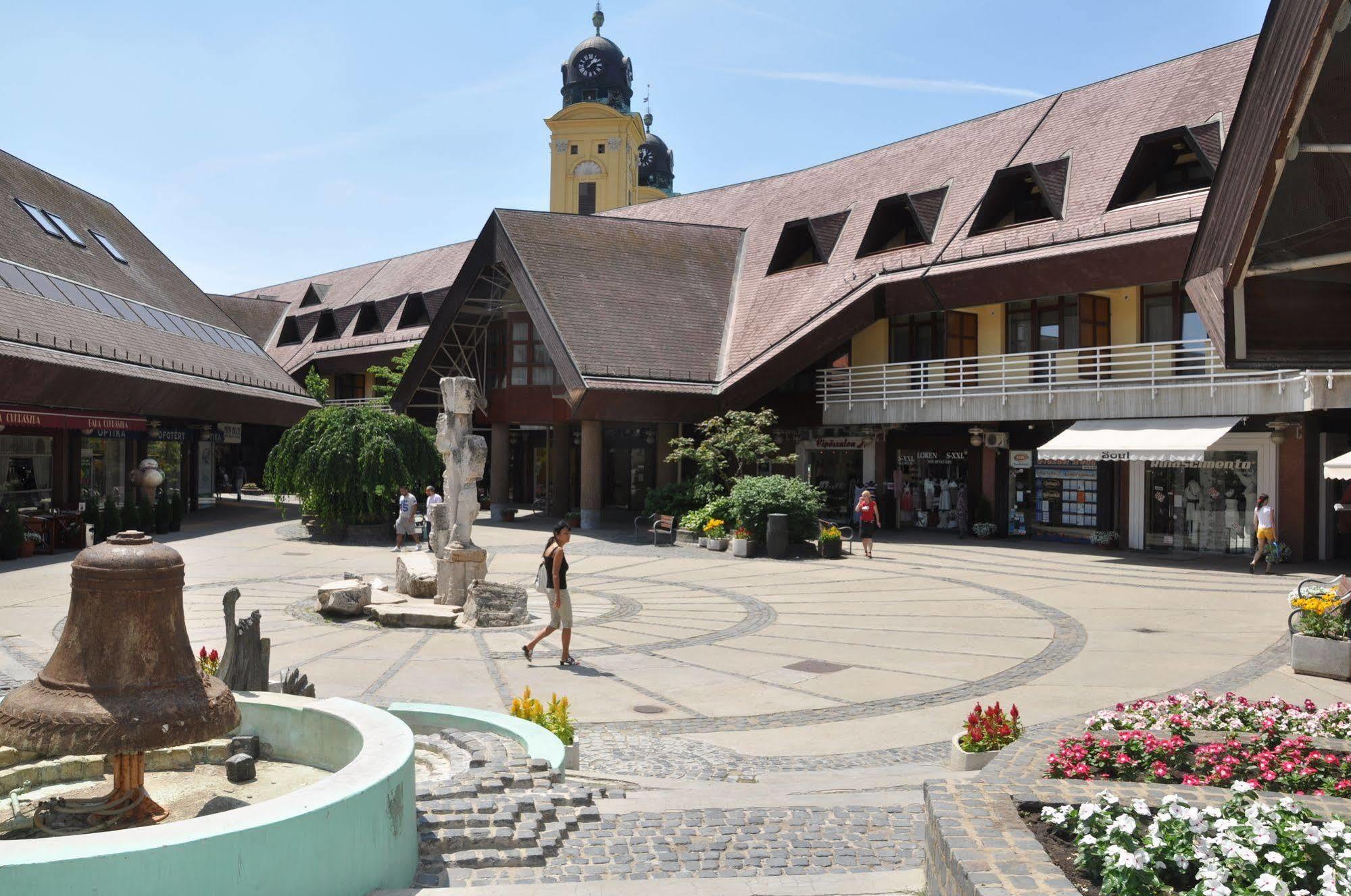 Centrum Hotel Debrecen Exterior foto